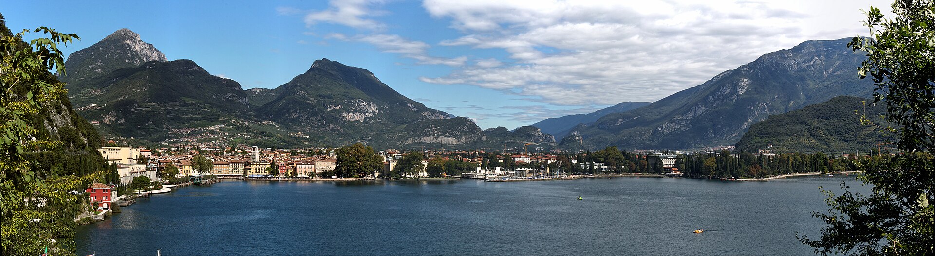 Riva del Garda e il lago dal sentiero del Ponale