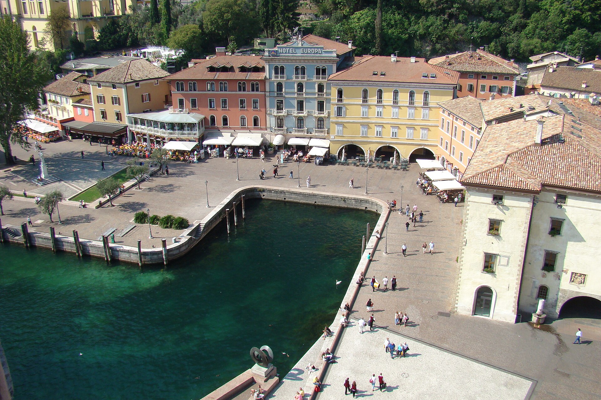 Porto e piazza di Riva del Garda dalla Torre Apponale